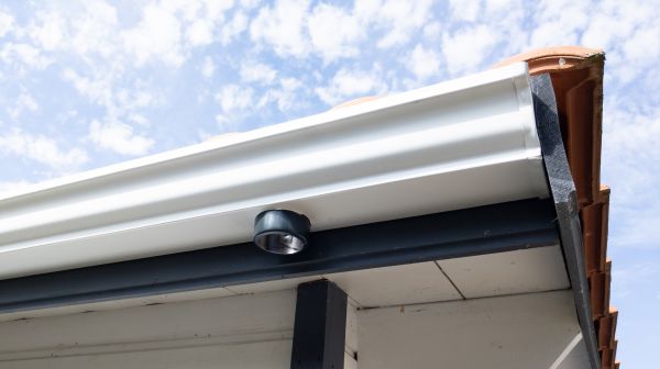 Seamless Gutters Installation in Galveston