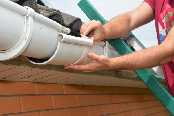 Cost of Large Gutter Repair in Galveston