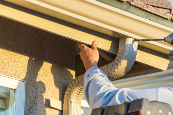 Aluminum Rain Gutter Service in Galveston